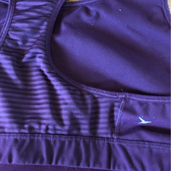 Old navy Active plum sports bra in size XXL - Picture 3 of 5
